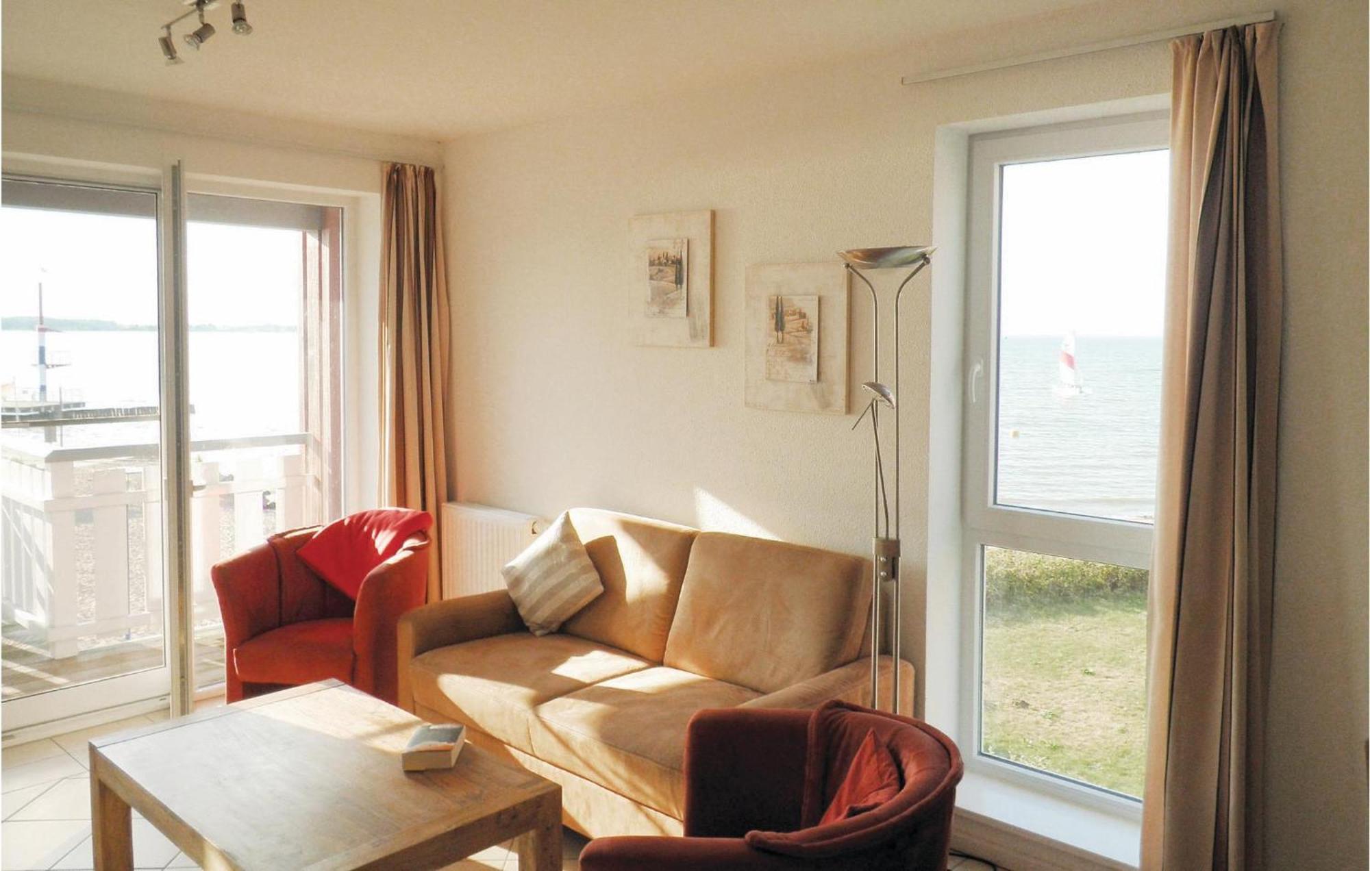 Pet Friendly Apartment In Rechlin With Kitchen エクステリア 写真